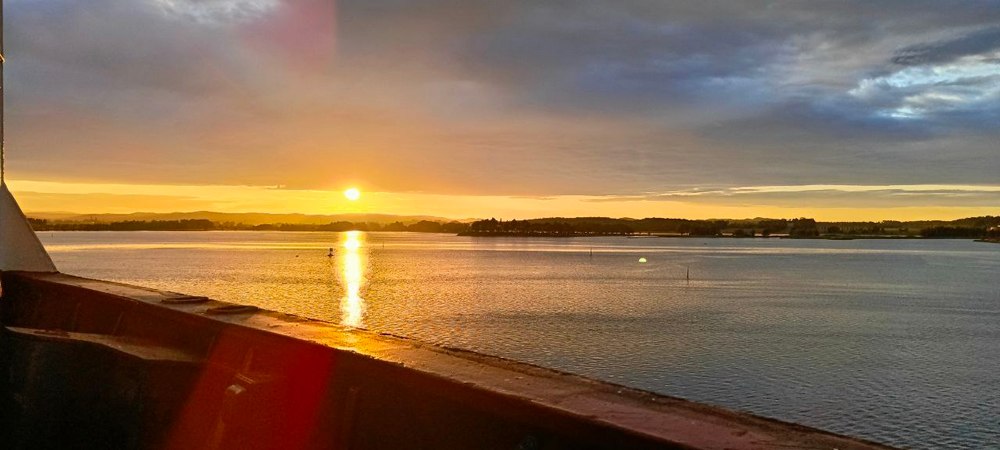 «В море очень мало романтики и очень много работы»: Максим Ушаков — о первой практике на судне